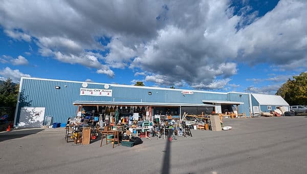 Inside Gleaners Too store